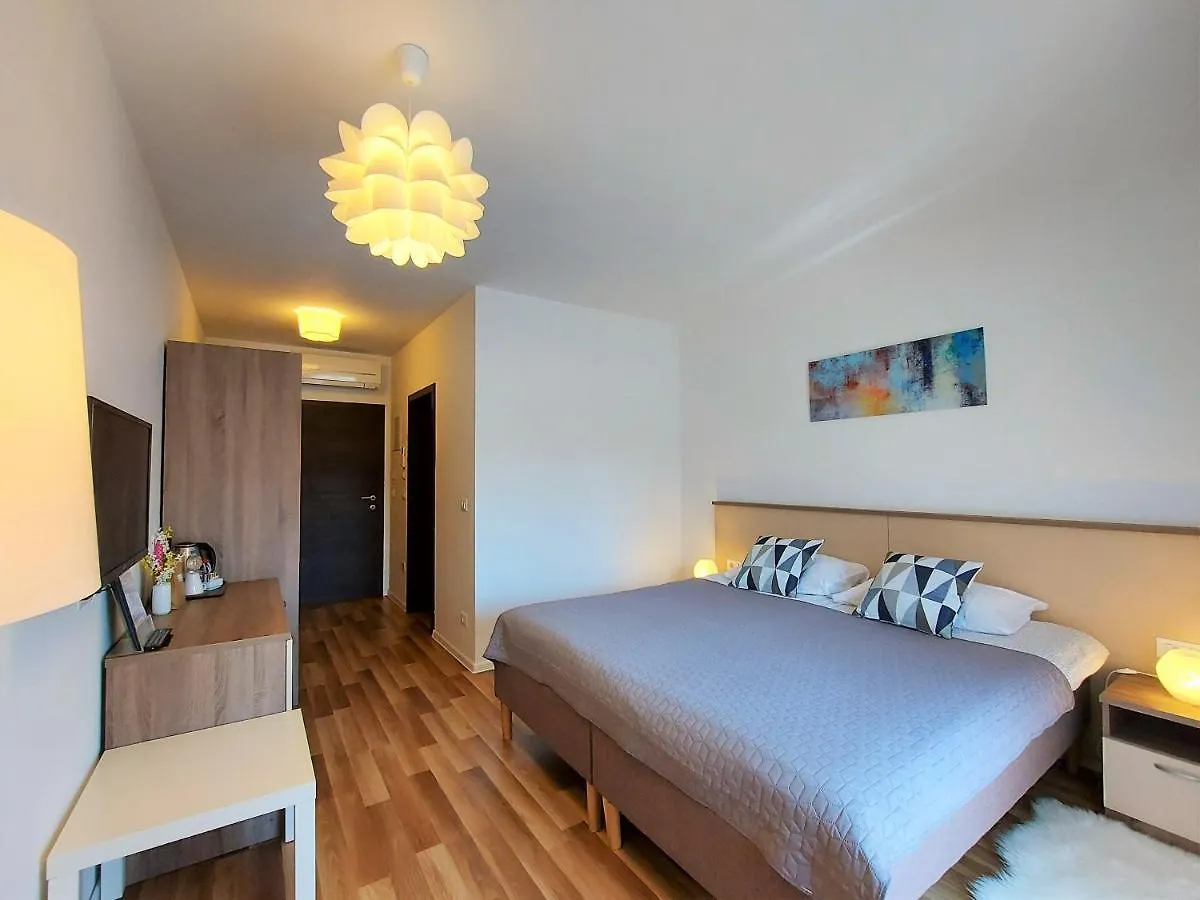 Rooms And Apartments Istrasoley Bale Guest house