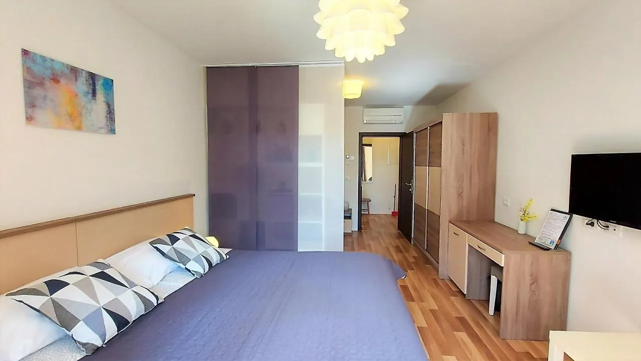 Rooms And Apartments Istrasoley Bale