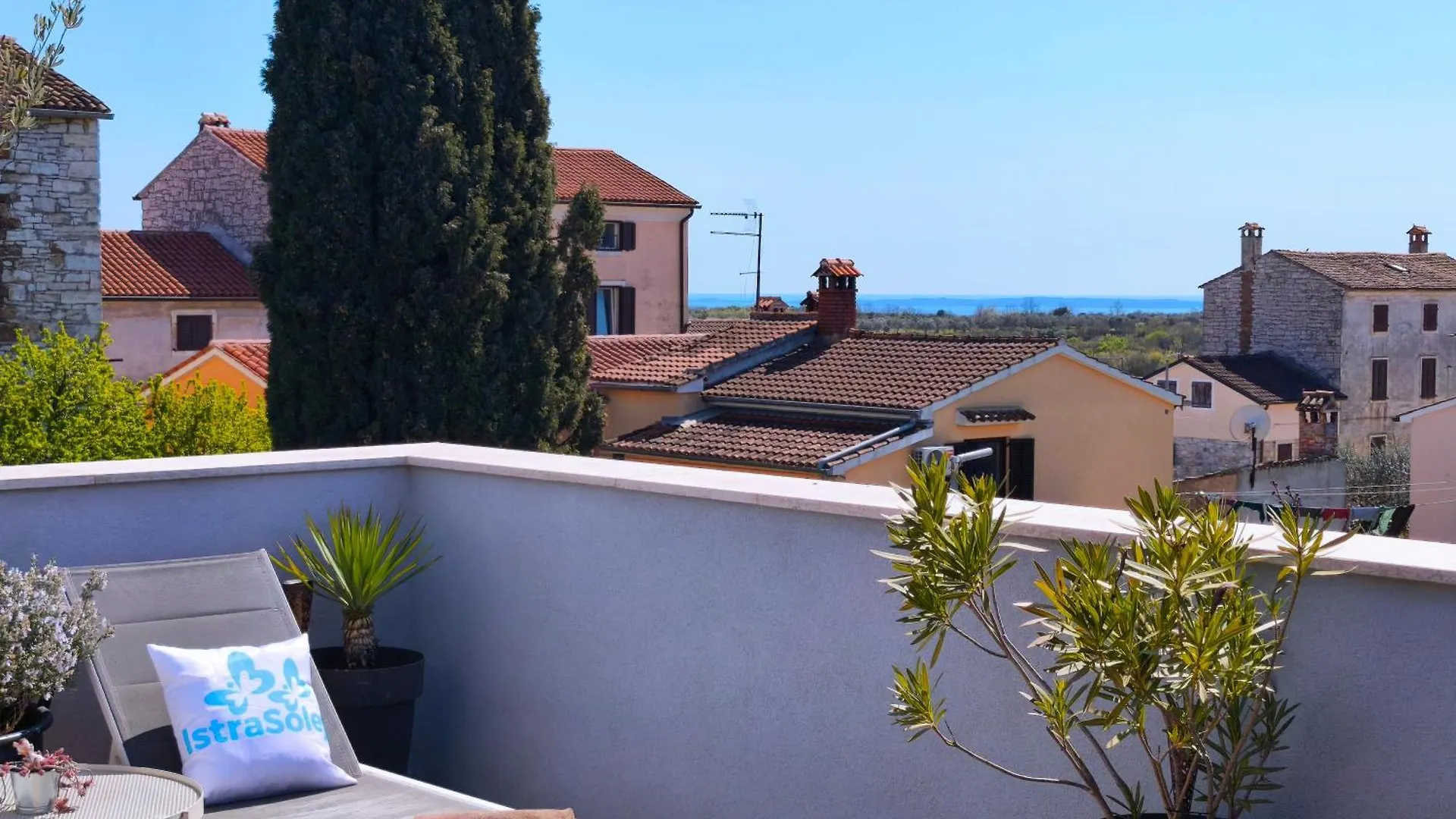 Guest house Rooms And Apartments Istrasoley Bale
