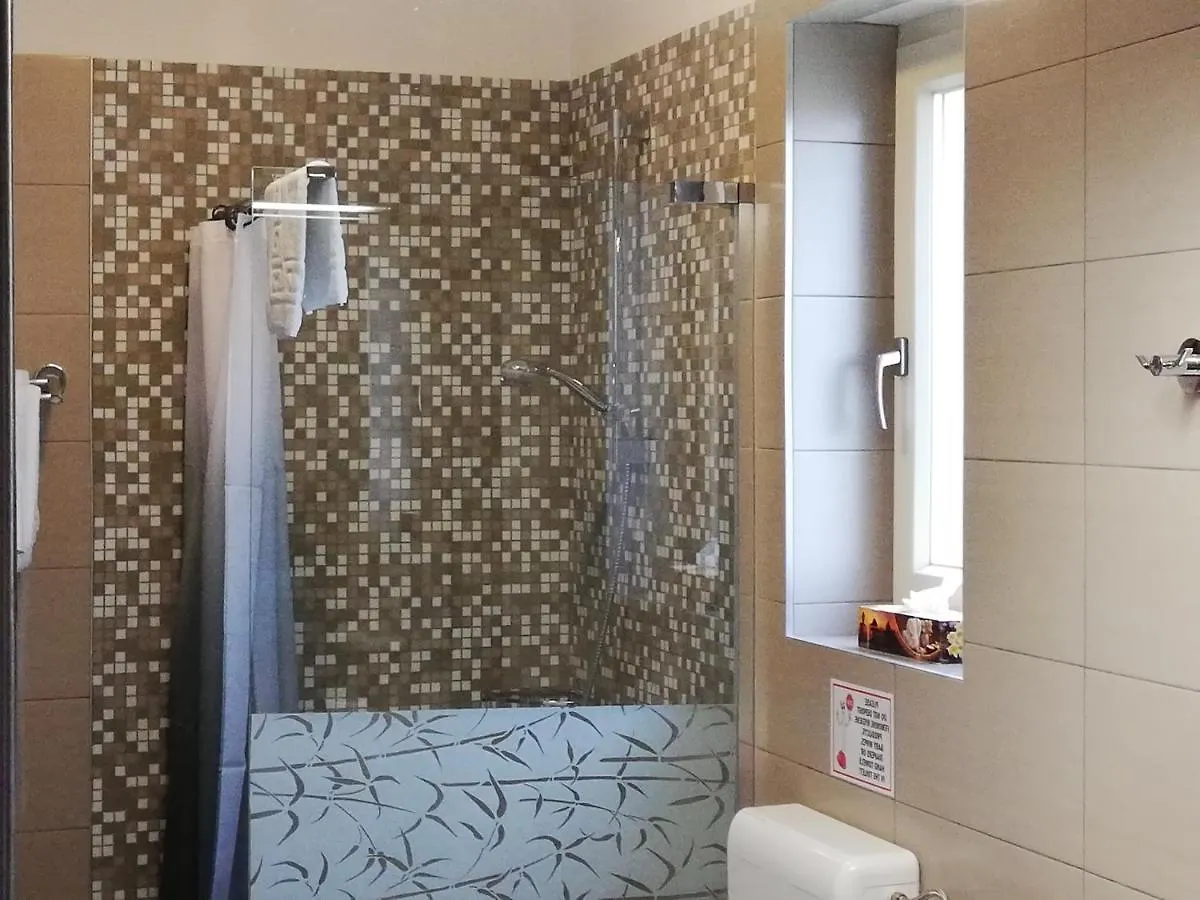 Rooms And Apartments Istrasoley Bale Guest house