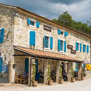  Couette-café Ponte Porton Dining &