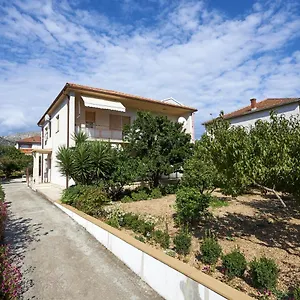 *** Pensión And With Parking Space - 13102 Croacia