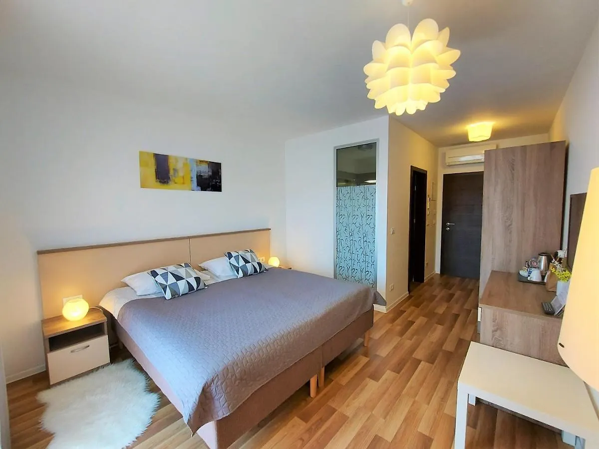 Rooms And Apartments Istrasoley Bale Guest house