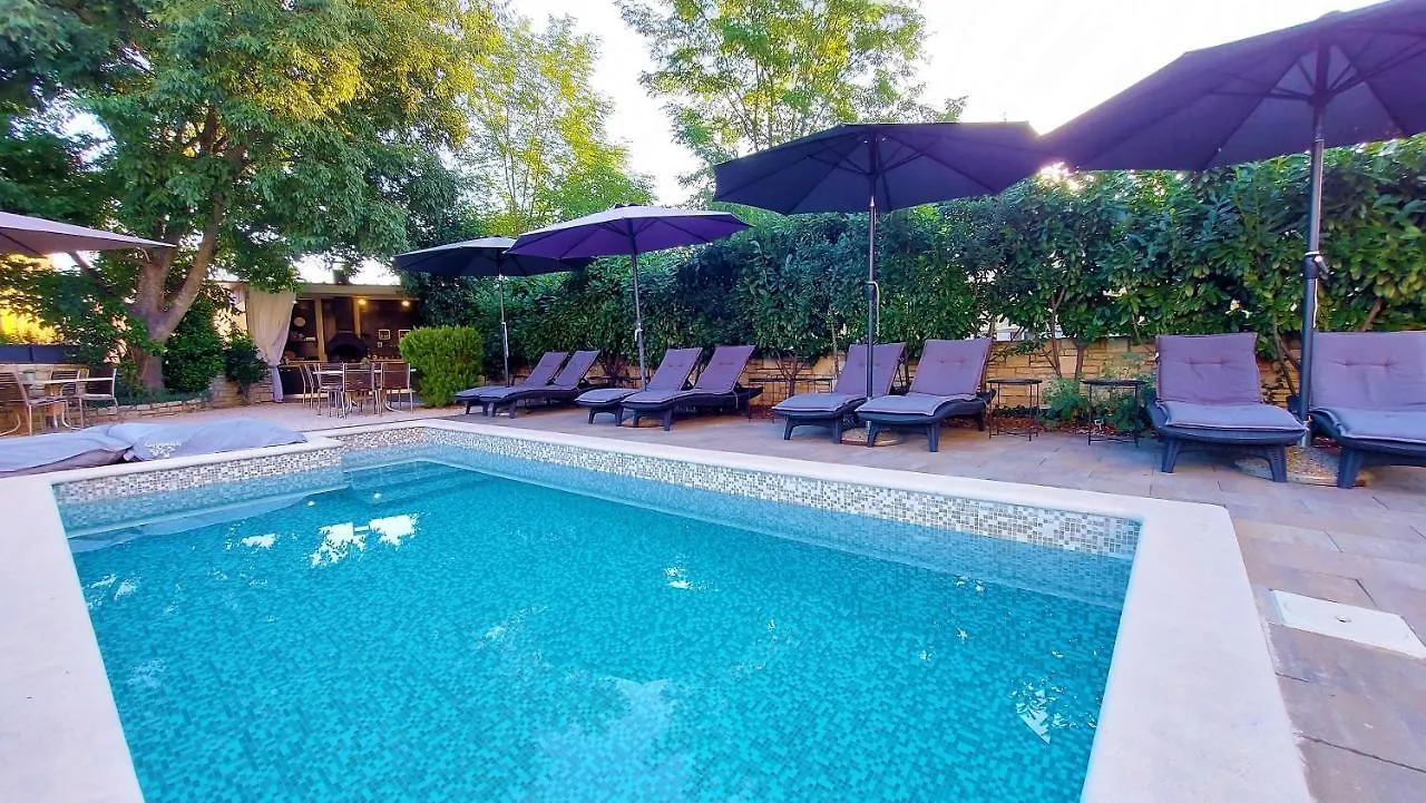 **** Guest house Rooms And Apartments Istrasoley Bale Croatia