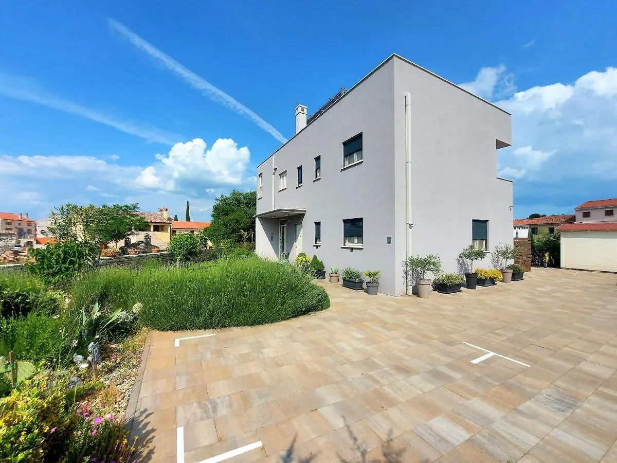 Rooms And Apartments Istrasoley Bale Guest house