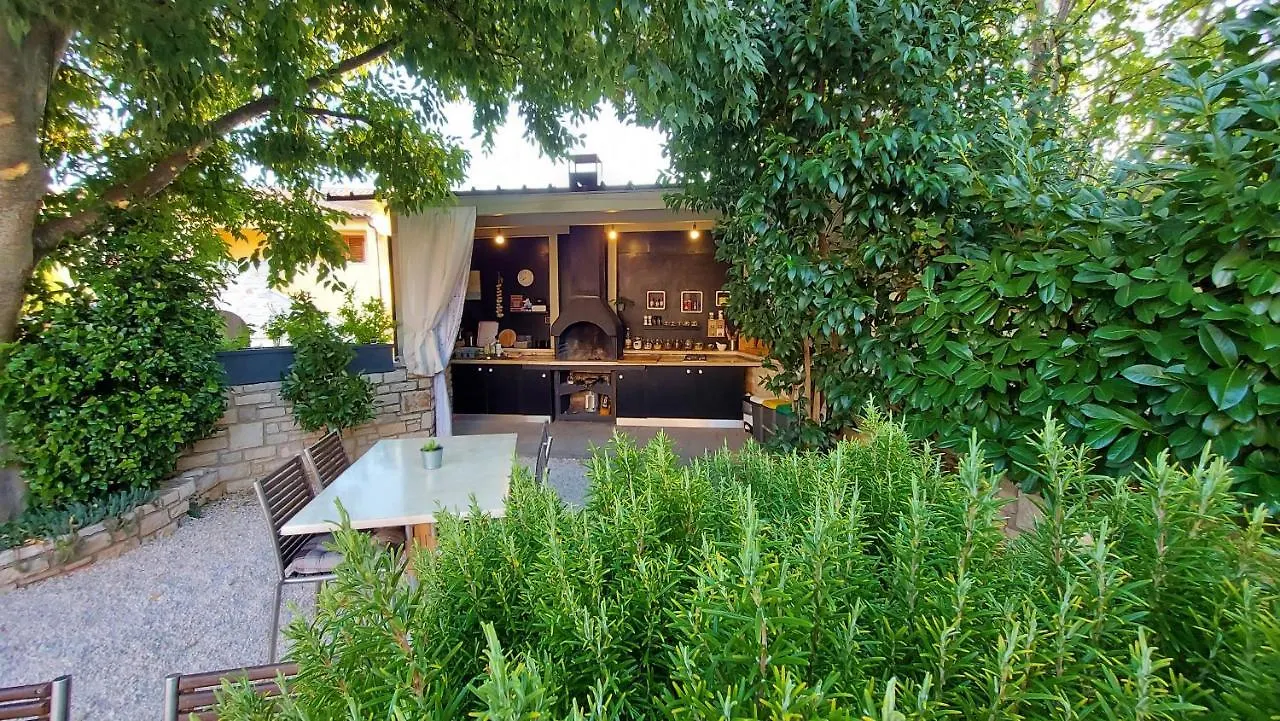 Rooms And Apartments Istrasoley Bale Guest house